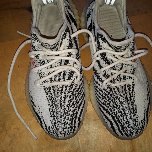 ADIDAS YEEZY BOOST 350 V2 - Picture 2 of 7